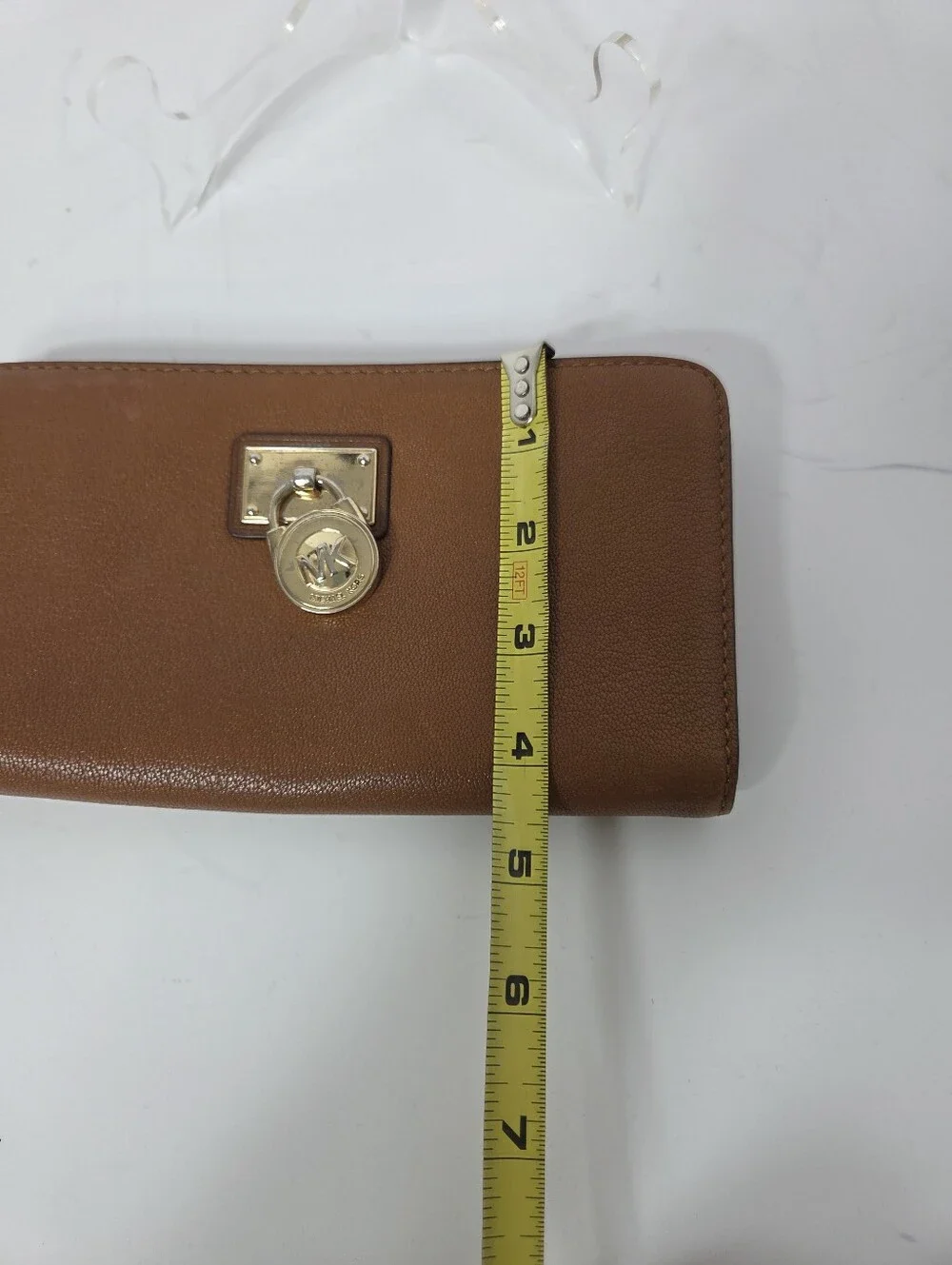 vtg michael kors brown leather wallet front lock logo full size zip around tan